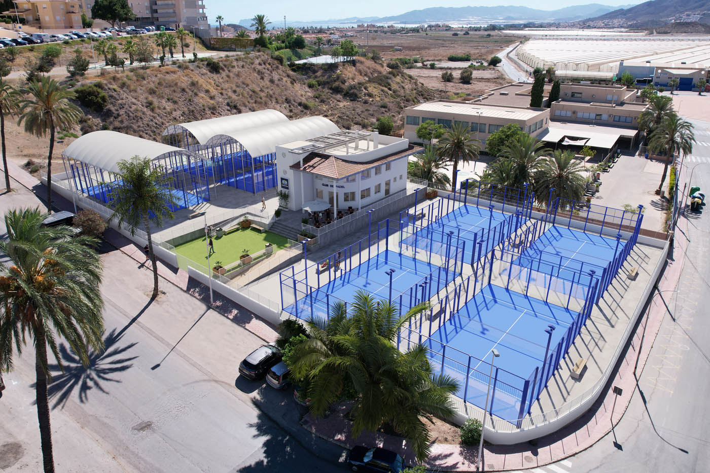Renders 3D de un club de pádel en Puerto de Mazarrón